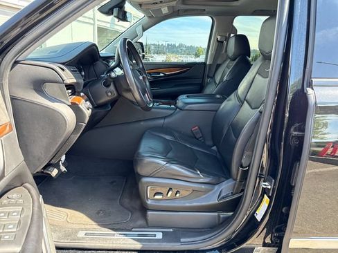 Used 2020 Cadillac Escalade Luxury RWD image 15