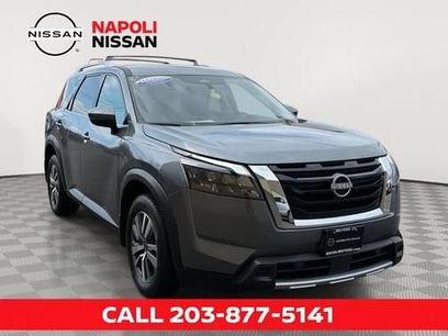 Used 2025 Nissan Pathfinder SL