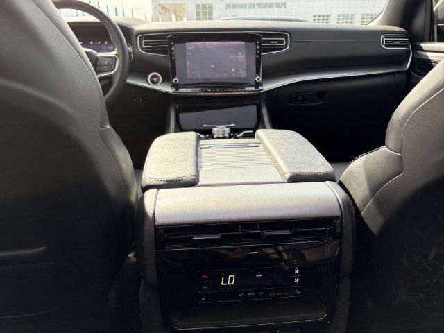 Used 2024 Jeep Wagoneer Series II w/ Convenience Group I AWD/4WD image 16