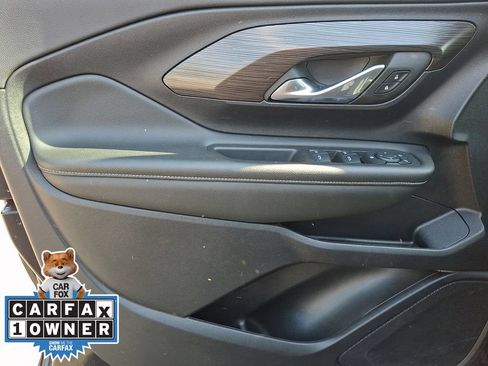 Used 2024 GMC Terrain SLE AWD/4WD image 13