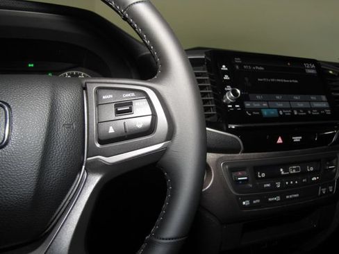 Certified 2024 Honda Ridgeline Sport image 6