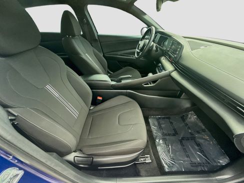 Used 2025 Hyundai Elantra Sport FWD image 28