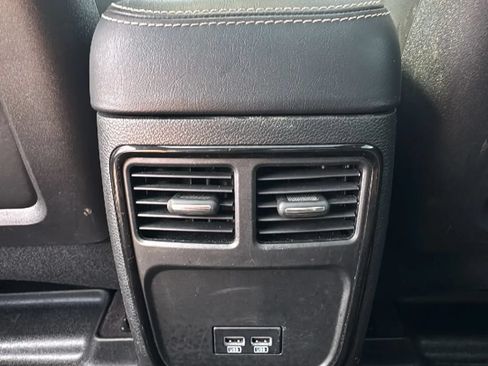 Used 2018 Chrysler 300 S w/ 300S Premium Group RWD image 16