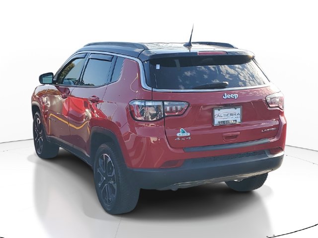 Used 2024 Jeep Compass Limited AWD/4WD image 3