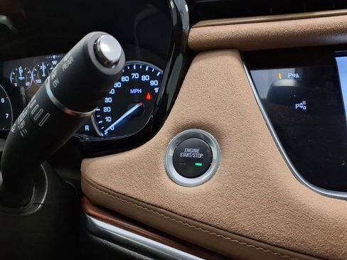 Used 2018 Cadillac XT5 Platinum w/ Driver Assist Package AWD/4WD image 28