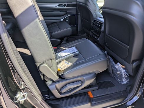 New 2026 Jeep Grand Wagoneer Limited image 28