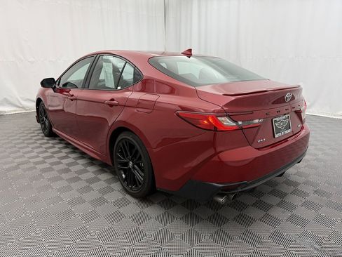 Used 2025 Toyota Camry SE FWD image 4