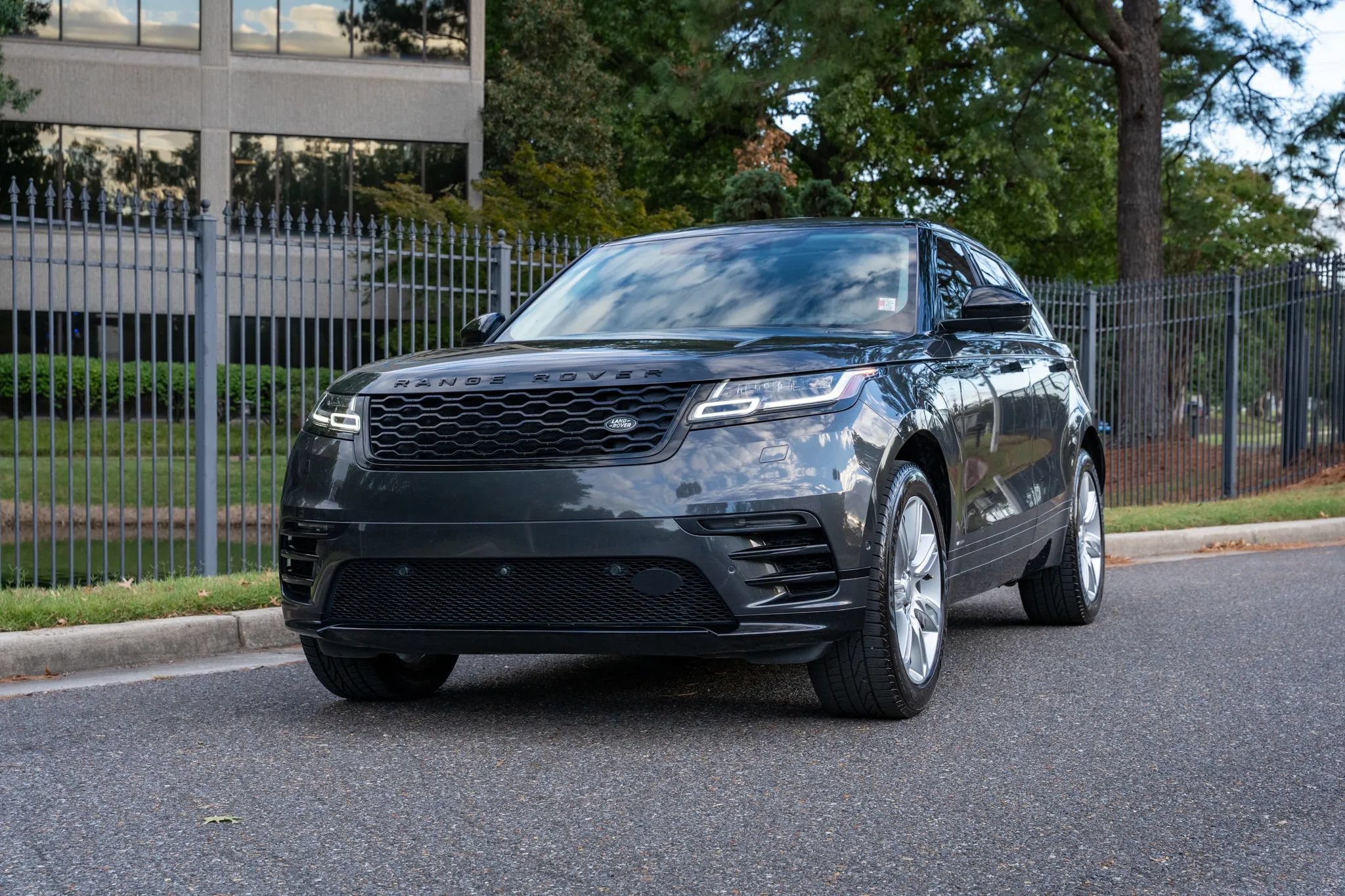 Used 2021 Land Rover Range Rover Velar R-Dynamic S AWD/4WD image 2
