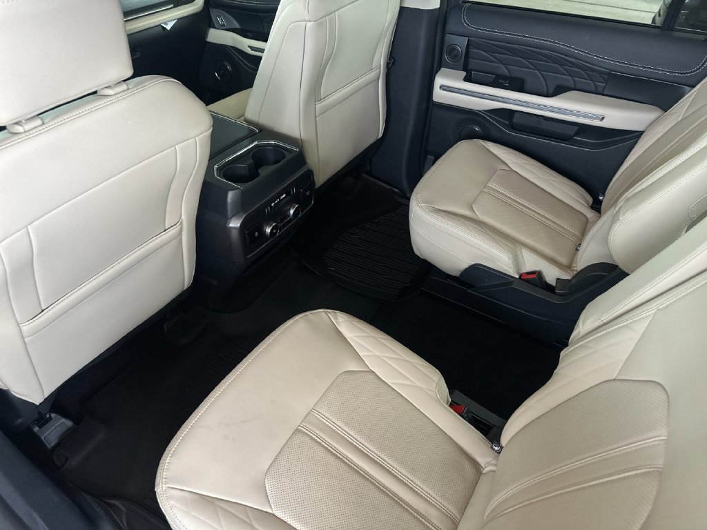 Certified 2024 Ford Expedition Platinum RWD image 11
