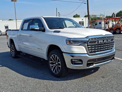 Used 2025 RAM 1500 Limited AWD/4WD image 3