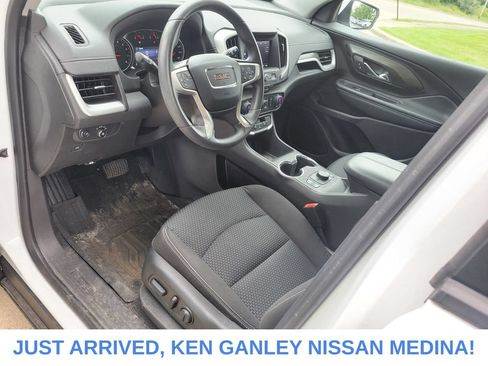 Used 2024 GMC Terrain SLE w/ Driver Convenience Package AWD/4WD image 9