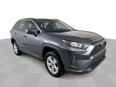 Used 2021 Toyota RAV4 LE image 38