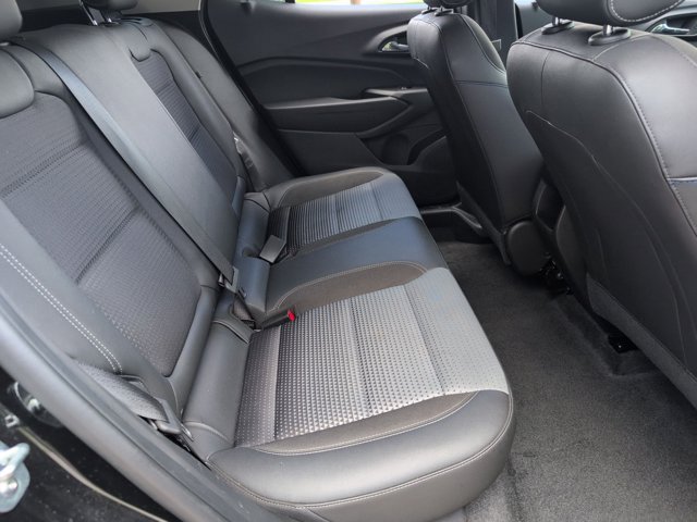 Used 2025 Chevrolet Trax LT w/ LT Convenience Package FWD image 29
