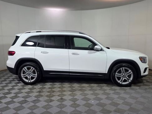 Used 2023 Mercedes-Benz GLB 250 4MATIC image 8