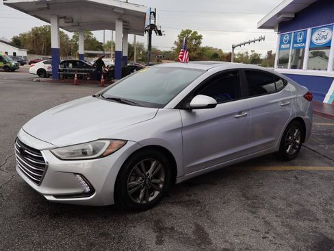 Used 2018 Hyundai Elantra Value Edition FWD image 7