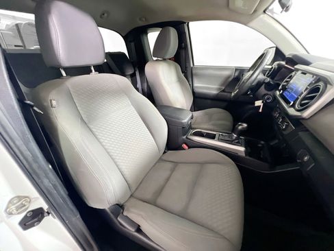 Used 2020 Toyota Tacoma SR5 image 30