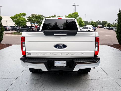 Used 2019 Ford F250 XLT AWD/4WD image 9