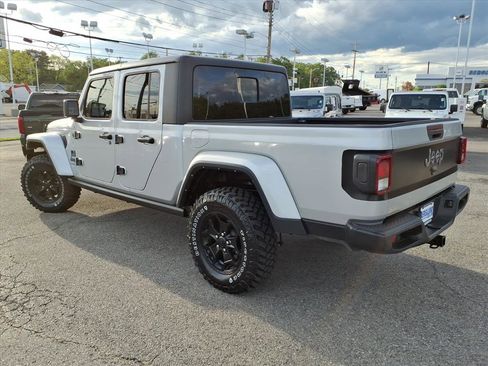 Used 2022 Jeep Gladiator Sport AWD/4WD image 6
