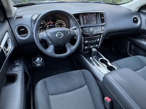 Used 2018 Nissan Pathfinder SV image 20