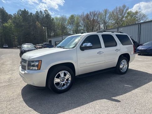 Used 2010 Chevrolet Tahoe LTZ RWD image 4