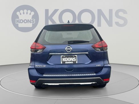 Used 2018 Nissan Rogue S AWD/4WD image 15