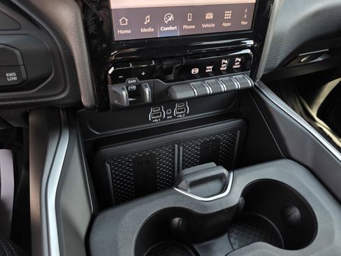 New 2026 RAM 2500 Big Horn AWD/4WD image 14