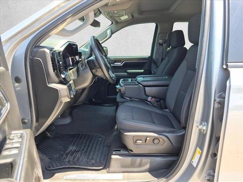 Used 2023 Chevrolet Silverado 1500 LT AWD/4WD image 16