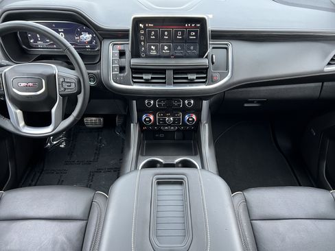 Used 2024 GMC Yukon SLT w/ SLT Luxury Package image 37