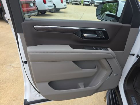 New 2026 Chevrolet Tahoe LT w/ Comfort Package RWD image 32