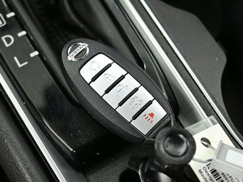 Used 2019 Nissan Altima 2.5 SV image 13