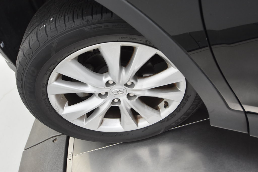 Used 2013 Toyota RAV4 Limited AWD/4WD image 36