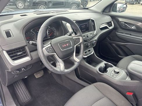 Used 2024 GMC Terrain SLE w/ Driver Convenience Package FWD image 10