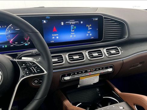 New 2026 Mercedes-Benz GLS 450 4MATIC image 6
