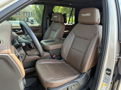 Used 2023 Chevrolet Tahoe High Country w/ Advanced Technology Package AWD/4WD image 16