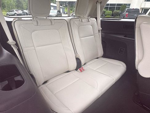 Used 2024 Lincoln Aviator Black Label AWD/4WD image 15