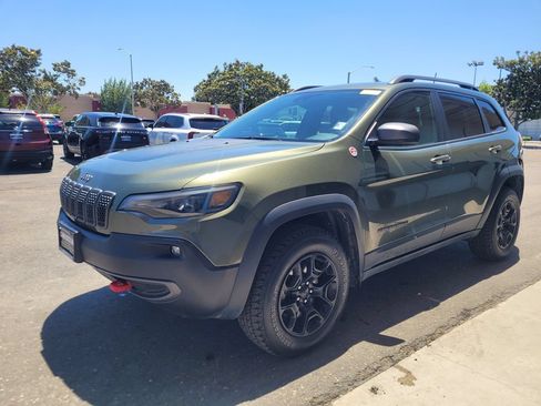 Used 2021 Jeep Cherokee Trailhawk w/ Trailer Tow Group AWD/4WD image 5