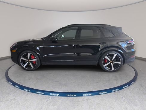 Used 2024 Porsche Cayenne S image 11