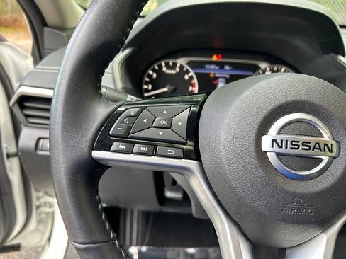 Used 2021 Nissan Altima 2.5 SV w/ SV Premium Package FWD image 23