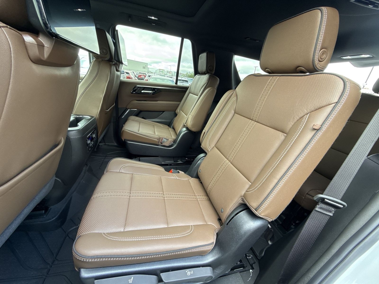 New 2026 Chevrolet Tahoe High Country AWD/4WD image 26