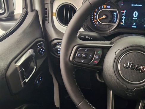 New 2026 Jeep Gladiator Sport image 18