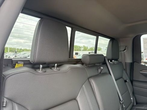 New 2026 GMC Sierra 1500 SLT AWD/4WD image 44