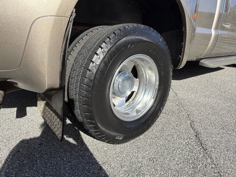 Used 2002 Ford F350 2WD Crew Cab DRW Super Duty image 2