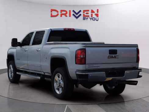 Used 2016 GMC Sierra 2500 SLT w/ Duramax Plus Package image 3