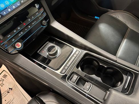 Used 2020 Jaguar F-PACE Prestige AWD/4WD image 16