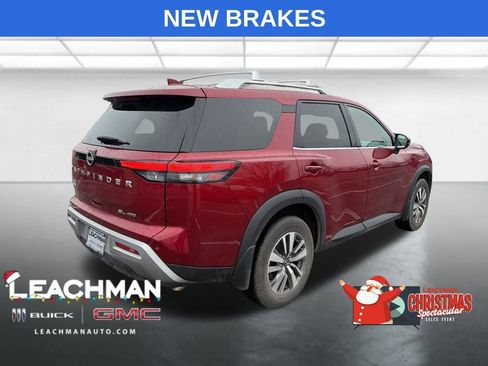 Used 2023 Nissan Pathfinder SL image 3