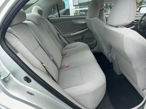 Used 2010 Toyota Corolla LE FWD image 19
