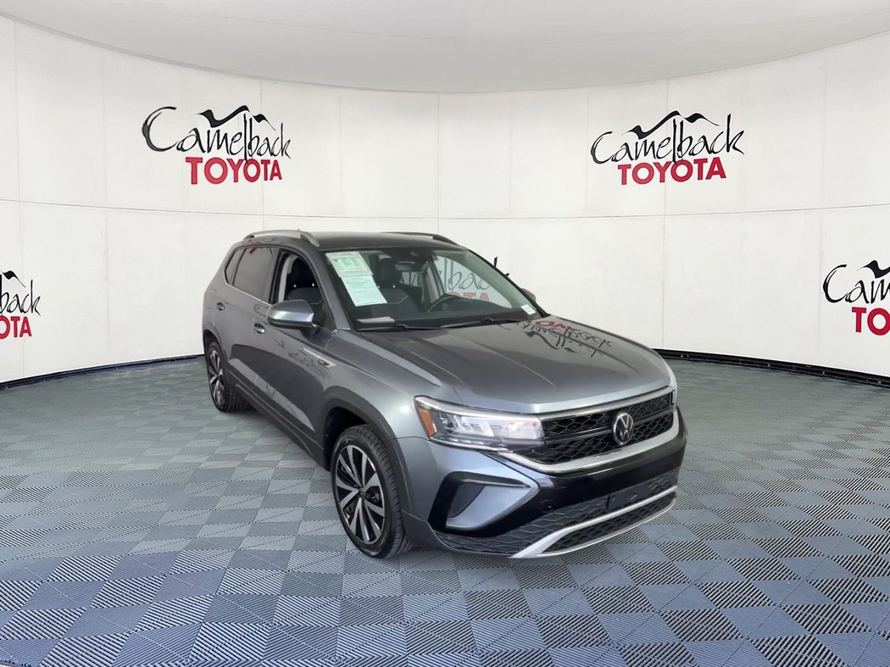 Used 2024 Volkswagen Taos SE FWD image 6