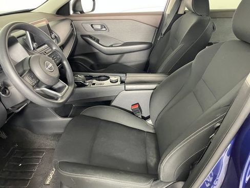 Used 2023 Nissan Rogue S AWD/4WD image 2