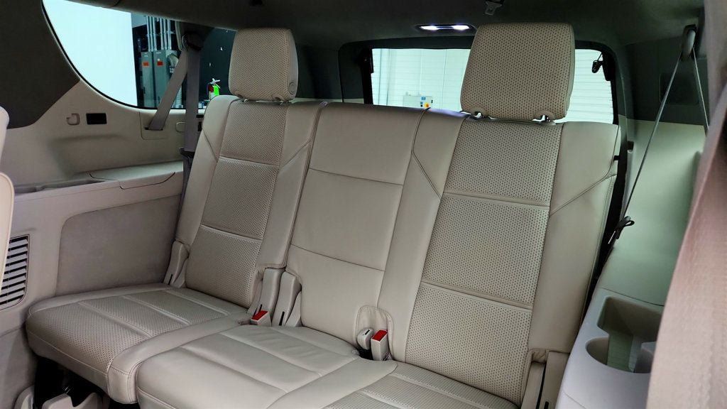 Used 2021 Cadillac Escalade ESV Premium Luxury Platinum RWD image 22