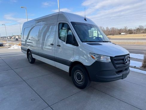 New 2025 Mercedes-Benz Sprinter 2500 image 3